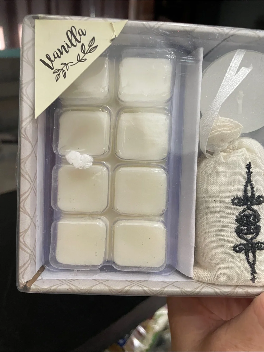 Vanilla Scented Home Gift Set with Navy Floral Warmer New